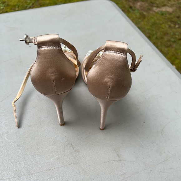 Badgley Mischka Heels - Picture 3 of 6